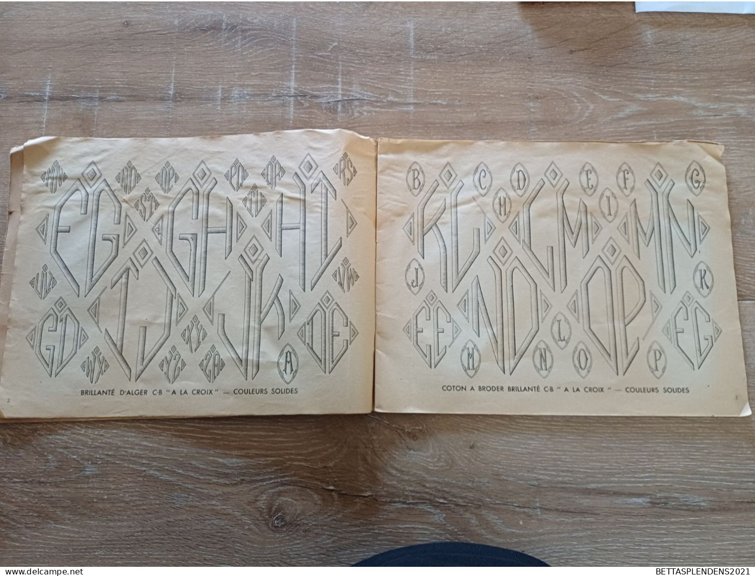 MONOGRAMMES - Album Contenant Des Modèles D'Alphabet - Collection J.S. - Broderie - Cross Stitch