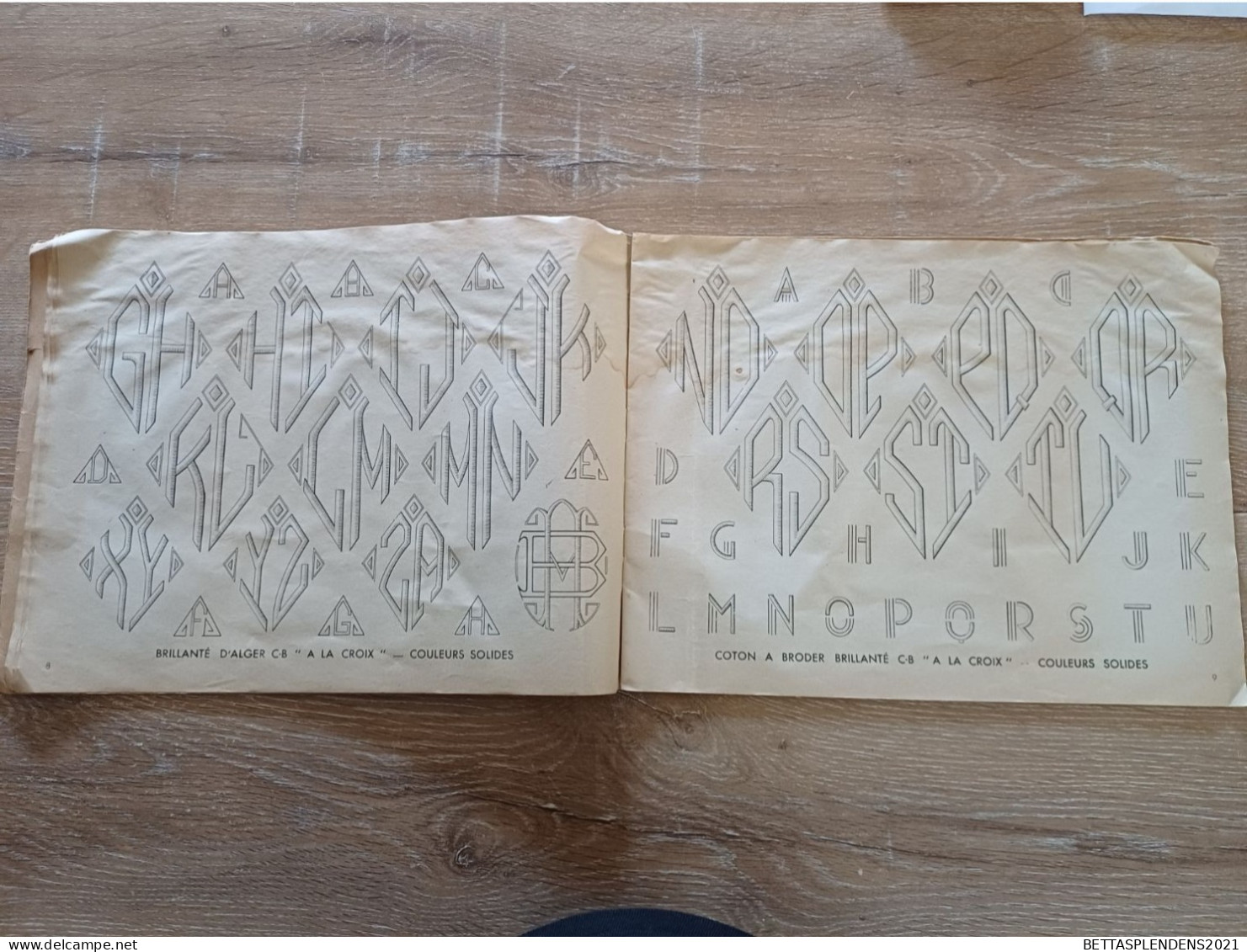 MONOGRAMMES - Album contenant des Modèles d'Alphabet - Collection J.S. - Broderie