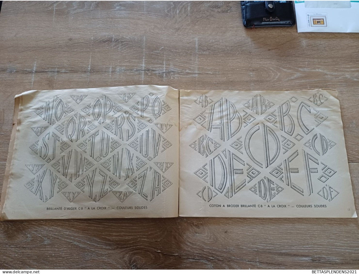 MONOGRAMMES - Album contenant des Modèles d'Alphabet - Collection J.S. - Broderie
