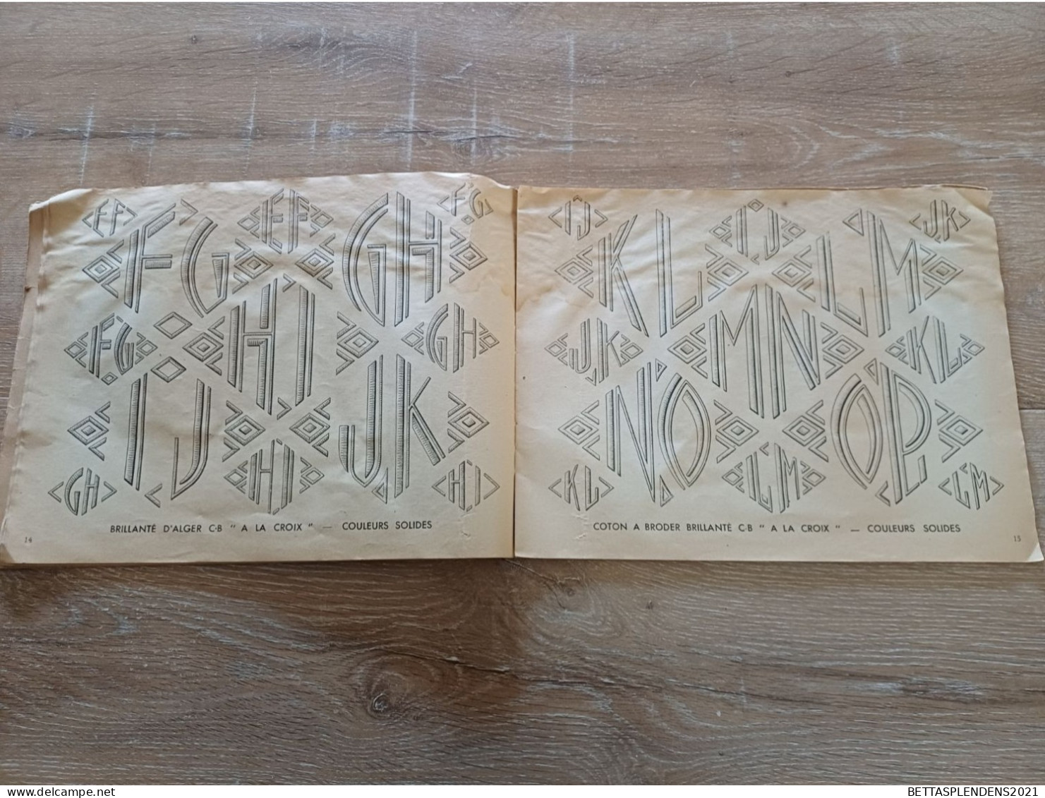 MONOGRAMMES - Album contenant des Modèles d'Alphabet - Collection J.S. - Broderie