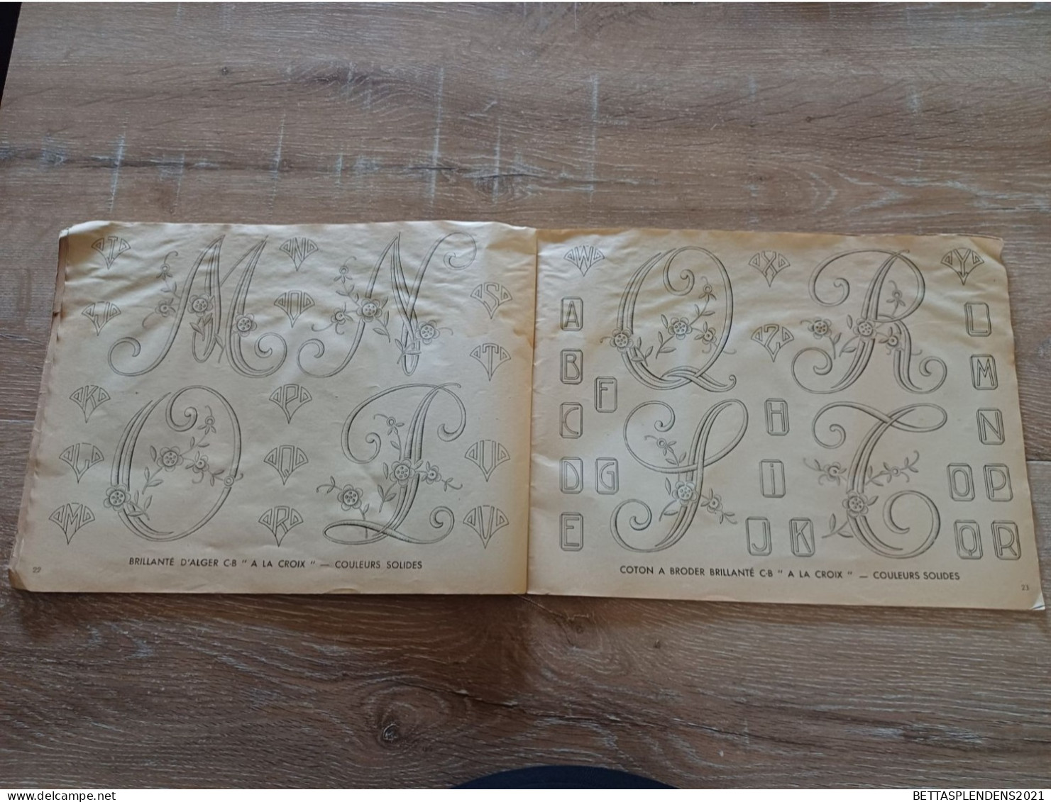 MONOGRAMMES - Album contenant des Modèles d'Alphabet - Collection J.S. - Broderie