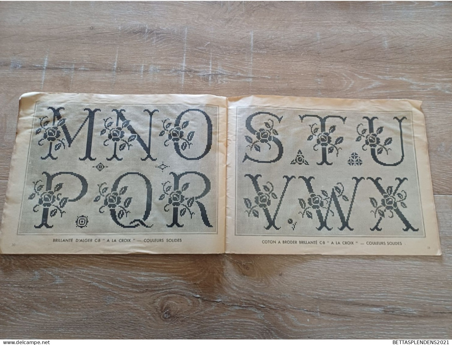 MONOGRAMMES - Album contenant des Modèles d'Alphabet - Collection J.S. - Broderie