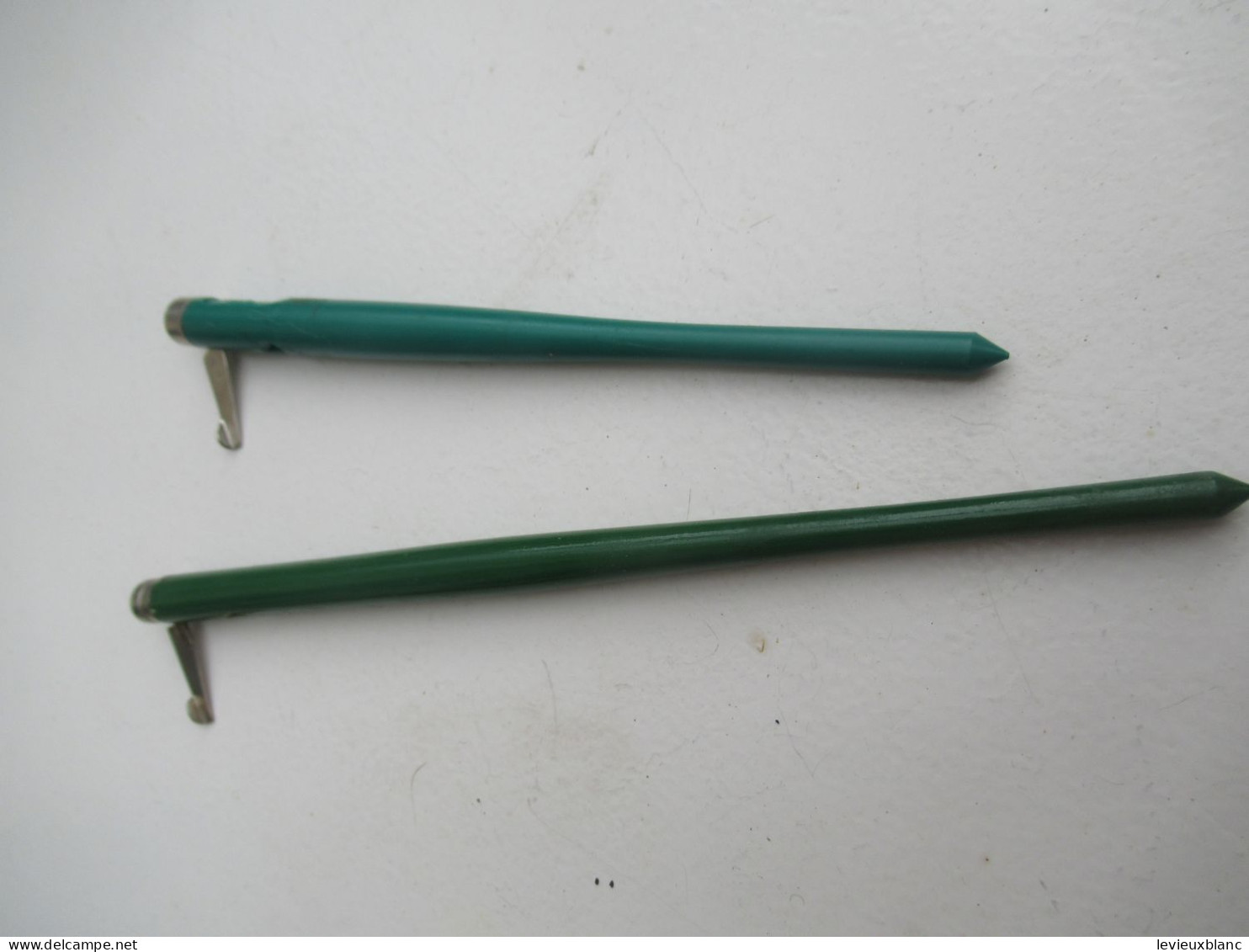 2 Portes-Plumes Anciens / En Bois /avec Mécanismes Métalliques De Blocage Des Plumes /Mi- XXéme        CAH385 - Pens