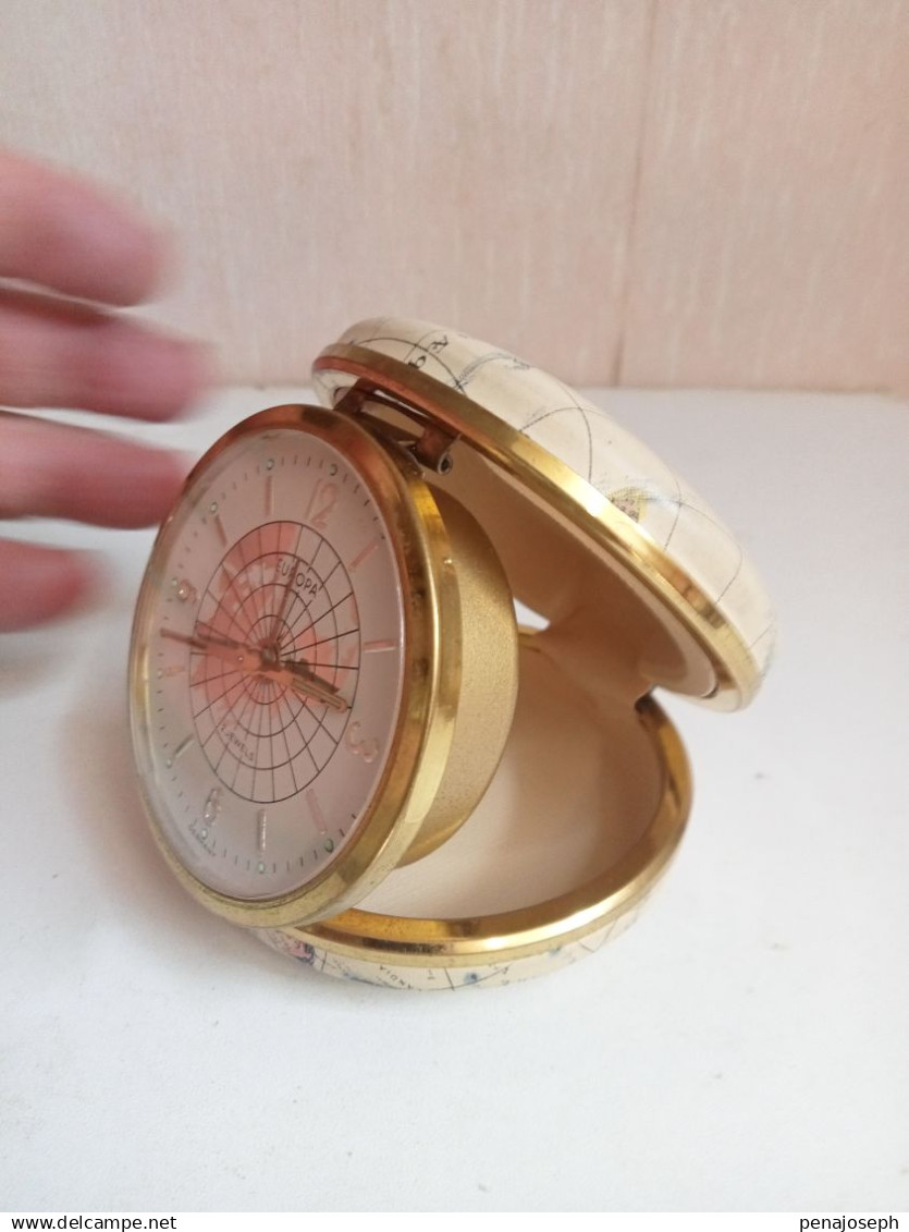 Reveil Ancien Diamètre 8 Cm Fonctionne Représente Le Monde - Wecker