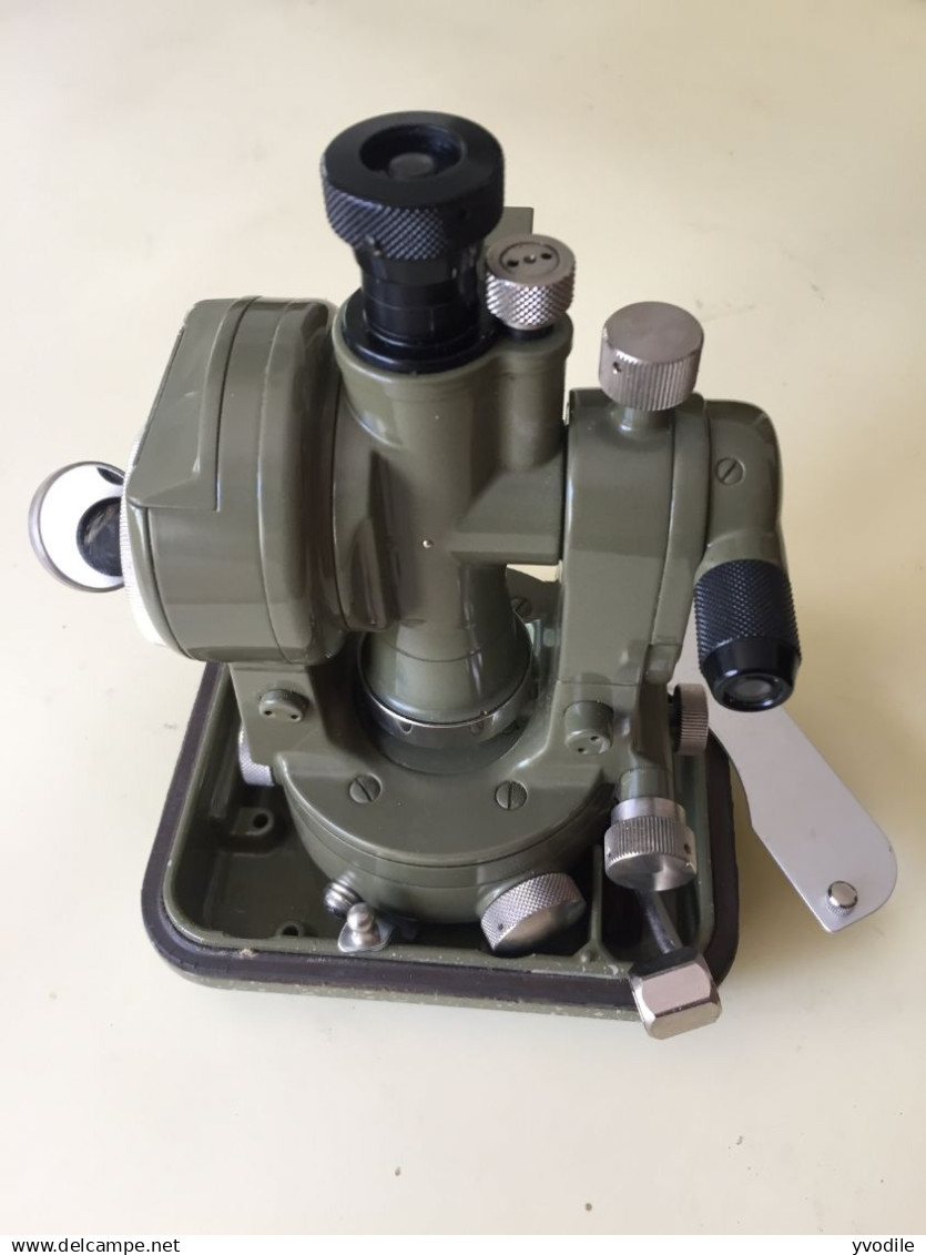 Ancien théodolite d'armée KERN DK 1- V