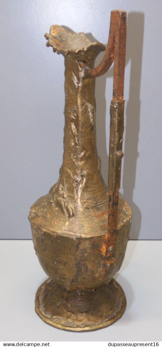 - BELLE AIGUIERE BRUTALISTE MAX BRE ART BRUT JUS De GRENIER Métal à Coulures   E - Metal
