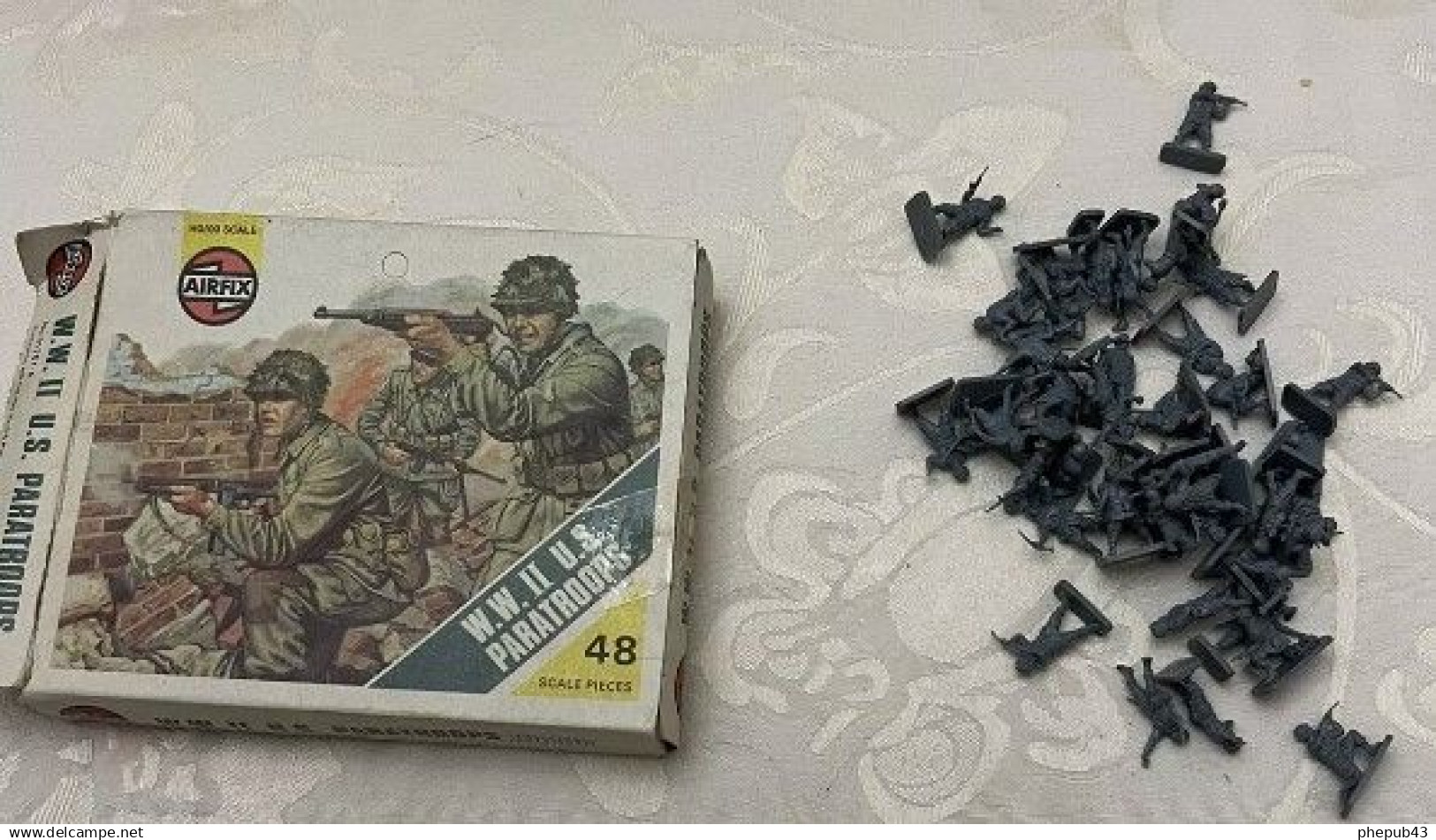 U.S. Paratroops - W.W.II. - 48 Pieces - Airfix 1974 (1:76 - HO/00) 01751-4 - Figurines