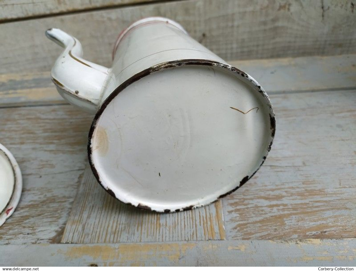 Ancienne Petite Cafetière Émaillée à Liseré Rouge