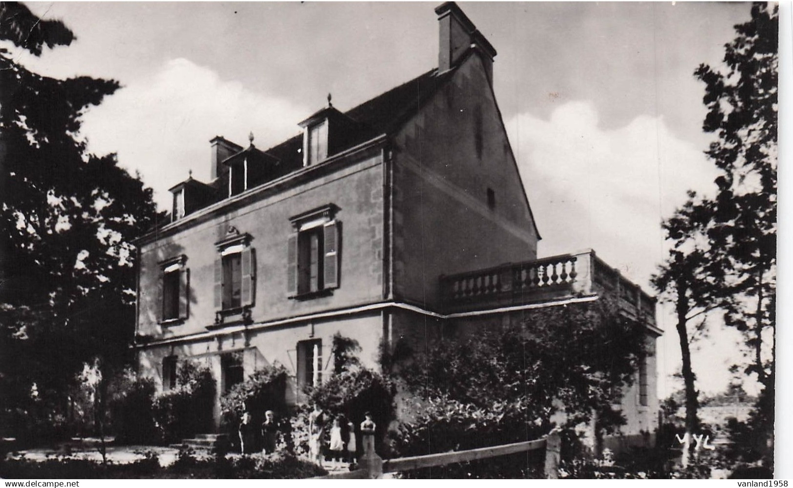 CHENERAILLES-"les Sapins" - Chenerailles