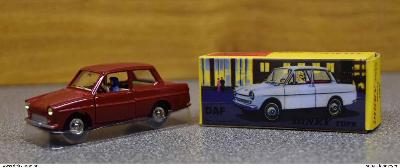 DINKY TOYS ATLAS N° 508 DAF 33 ANNÉE  2014 - Dinky
