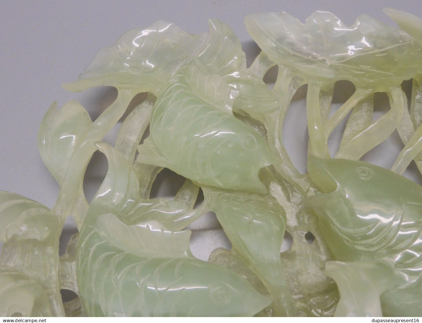 -EXCEPTIONNEL SUJET CARPE KOÏ PIERRE DURE COULEUR JADE JADEITE ORIENT CHINE    E