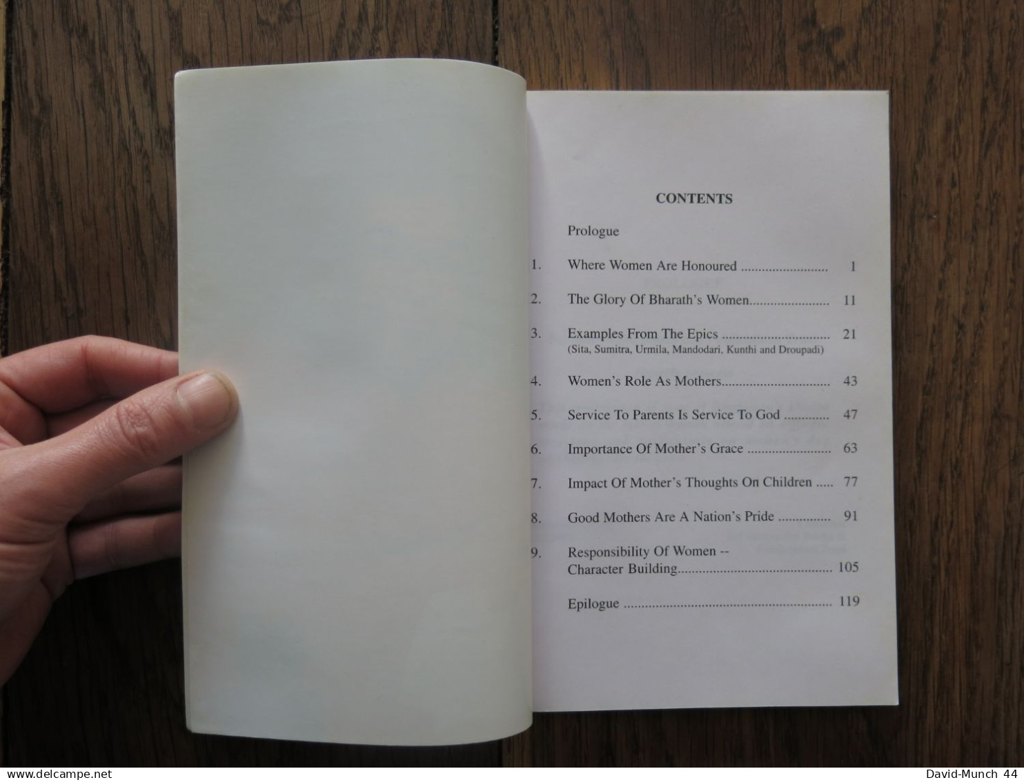 The Glory Of Womanhood (From discourses of Bhagawan Sri Sathya Sai Baba). BHAGAWAN SRI SATHYA SAI BABA. 2006. En Anglais