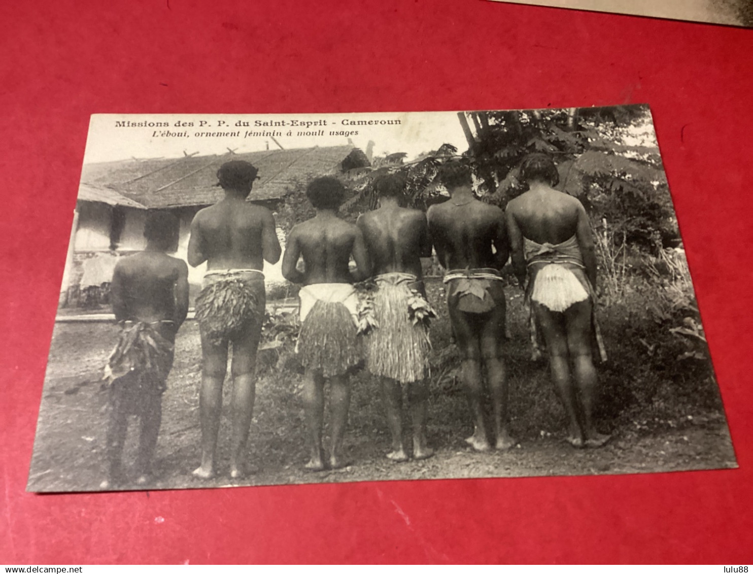 CAMEROUN   L’eboui. Ornement Féminin Mission Des. P.P Du Saint. Esprit.      2/25 - Camerún