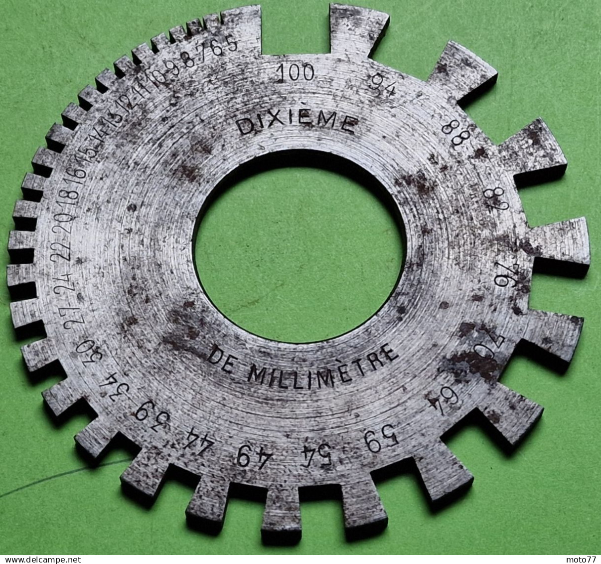 Ancien OUTIL Spécial - JAUGE DE PARIS P1 à 30 - Dixième De Mm 5 à 100 - Acier Diamètre 8 Cm- "Laissé Dans Son Jus"- 1857 - Autres Appareils