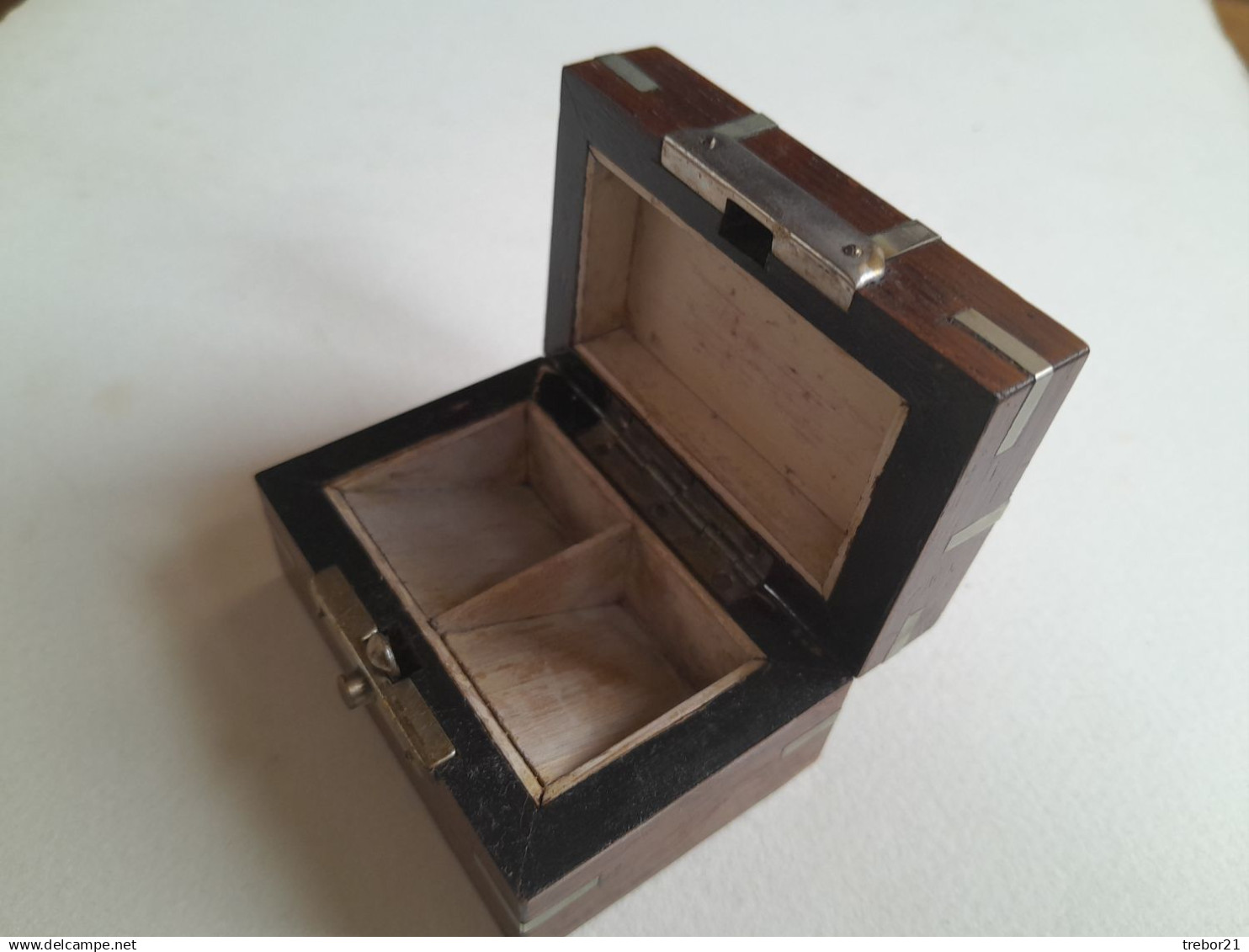 Boîte à Timbres Incrustée. - Stamp Boxes