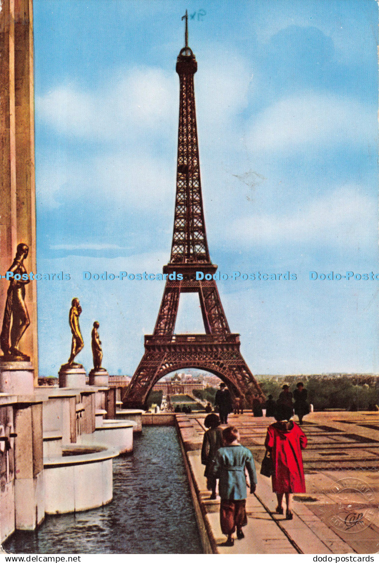 D123644 Paris La Tour Eiffel Et La Terrasse Du Palais De Chaillot La Tour Eiffel - Monde
