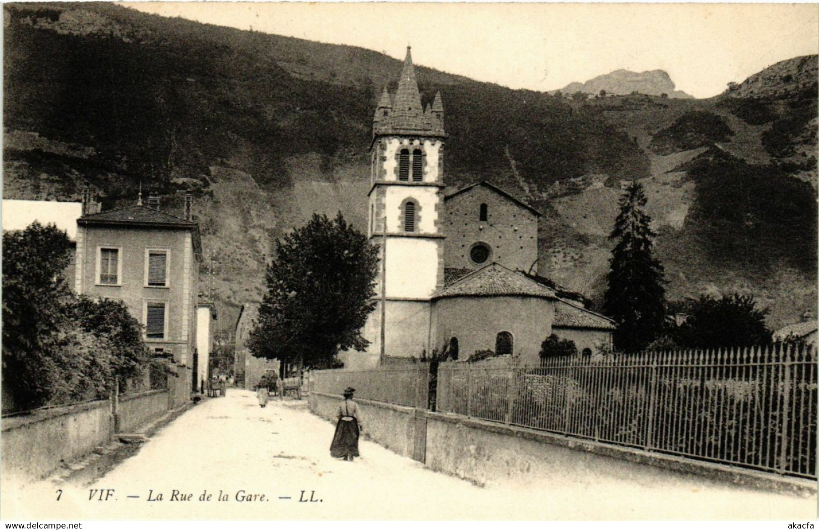 CPA Vif - La Rue De La Gare FRANCE (961993) - Vif