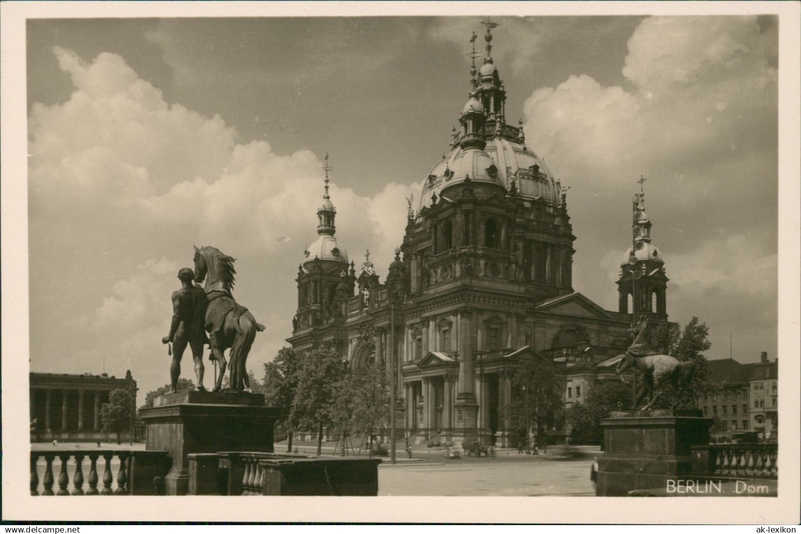 Ansichtskarte Mitte-Berlin Dom 1930 - Mitte