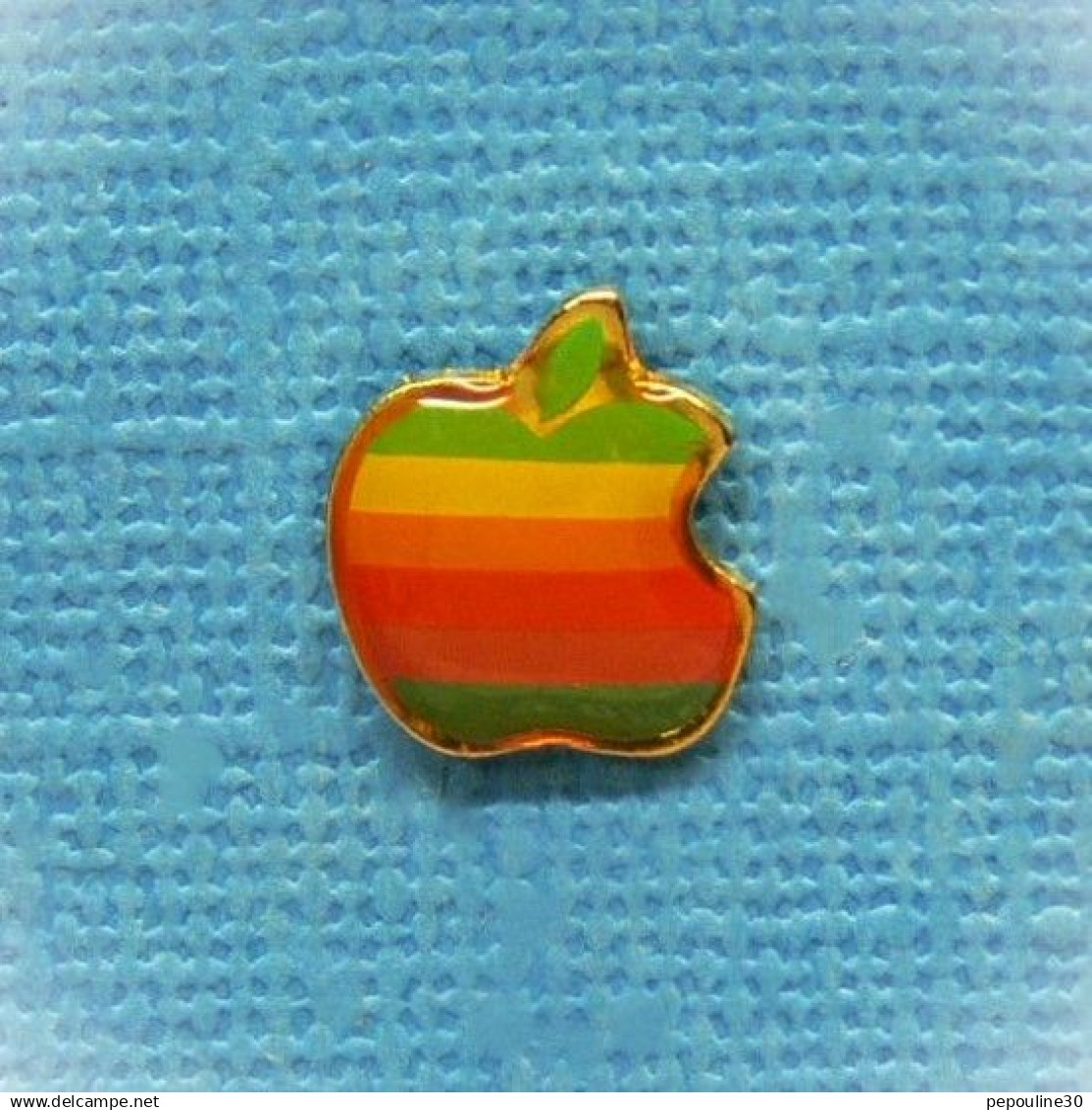 1 PIN'S //  ** LOGO " APPLE " COMPUTER INC / UNE POMME CROQUÉE ** . (®). - Informatica