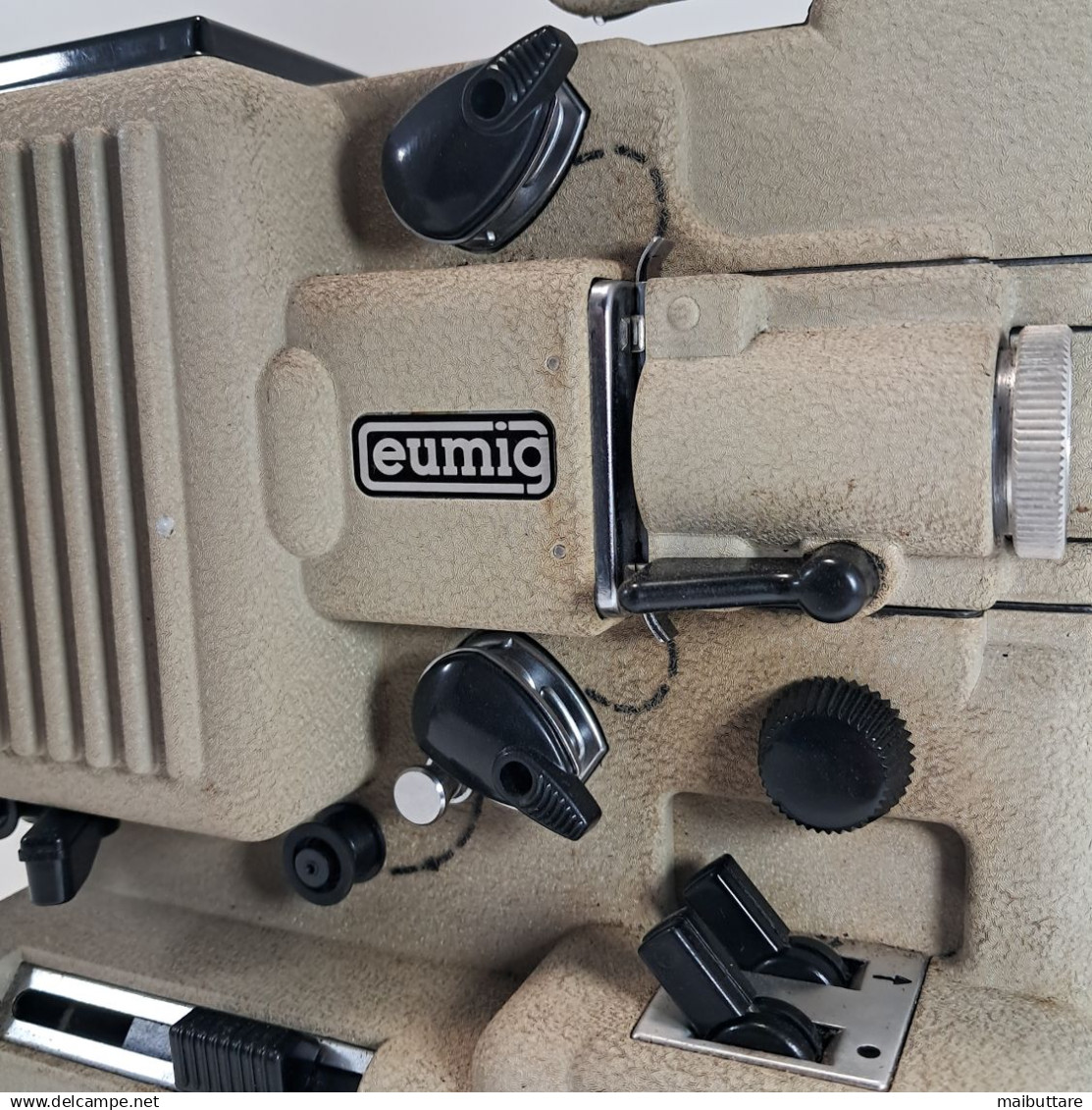 Proiettore vintage, Eumig Wien Type P8, con custodia originale. Volts: 120/220 V (alternato 50-60Hz) Watt: 200 W