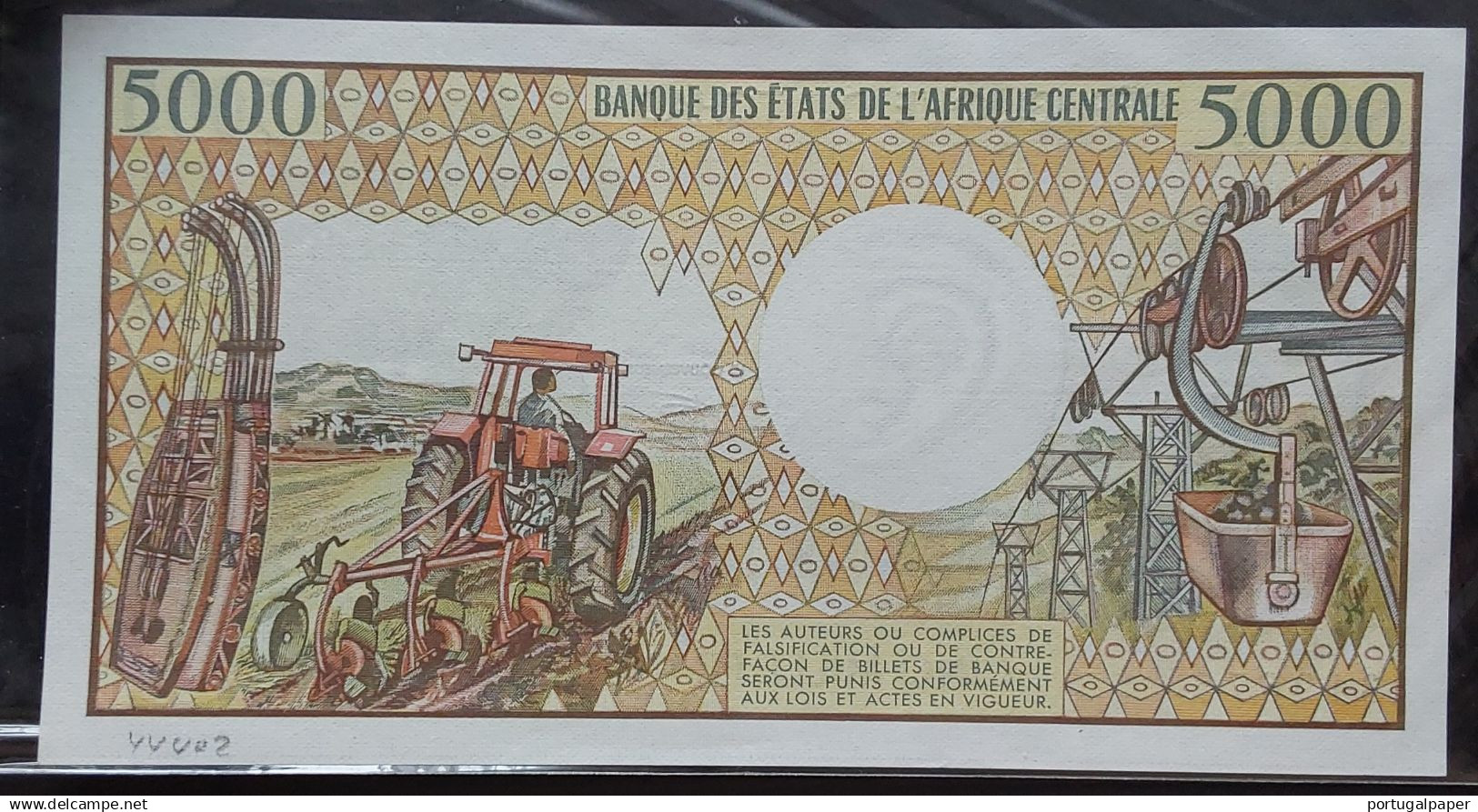 Tchad.  5000 Francs. Pick 11.  UNC - Chad
