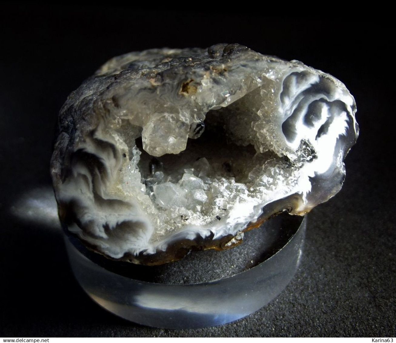 Quartz - Agate - Geode ( 3.5 X 3.5 X 2 Cm ) Rio Grande Do Sul - Brésil. - Minerals