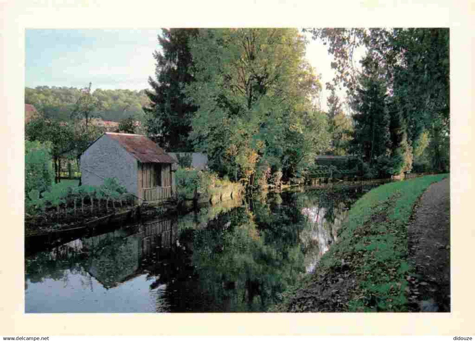 91 - Etampes - Rivière D'Etampes - CPM - Voir Scans Recto-Verso - Etampes