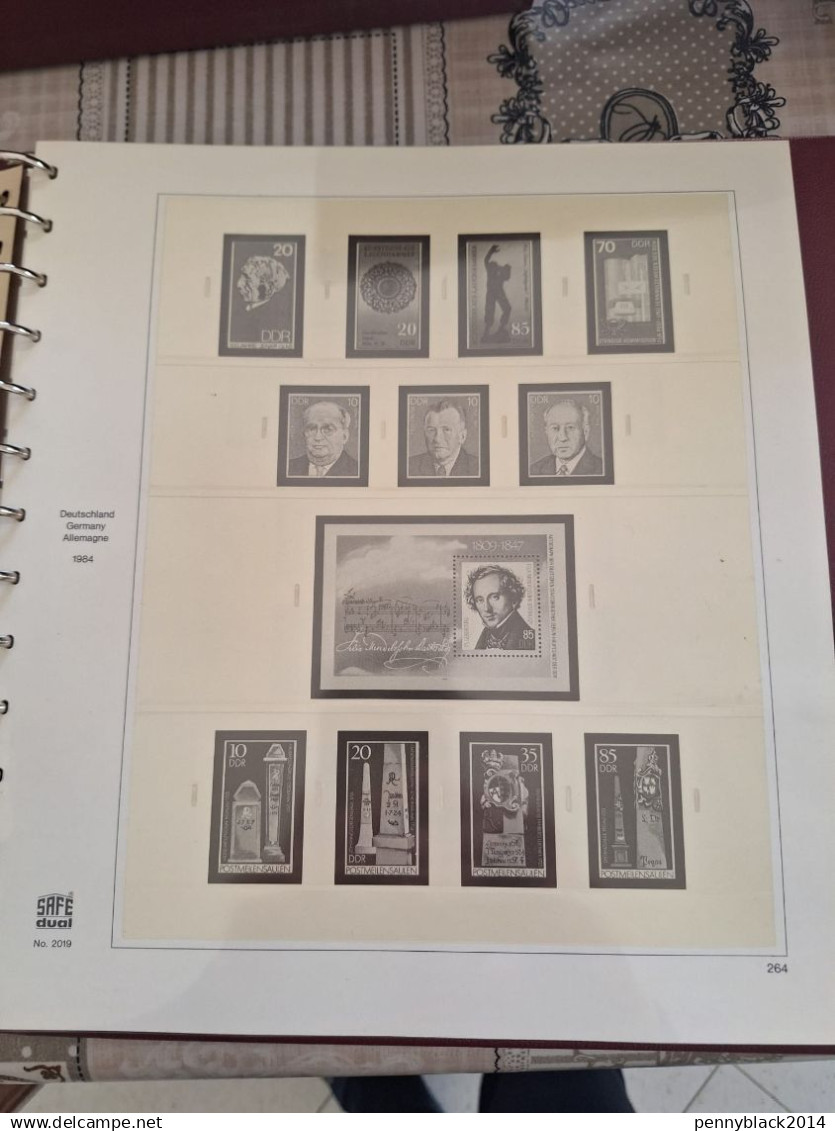 DDR TWO ALBUM WITH SAFE SHEETS FROM 1979 TO 1987 - Binders With Pages