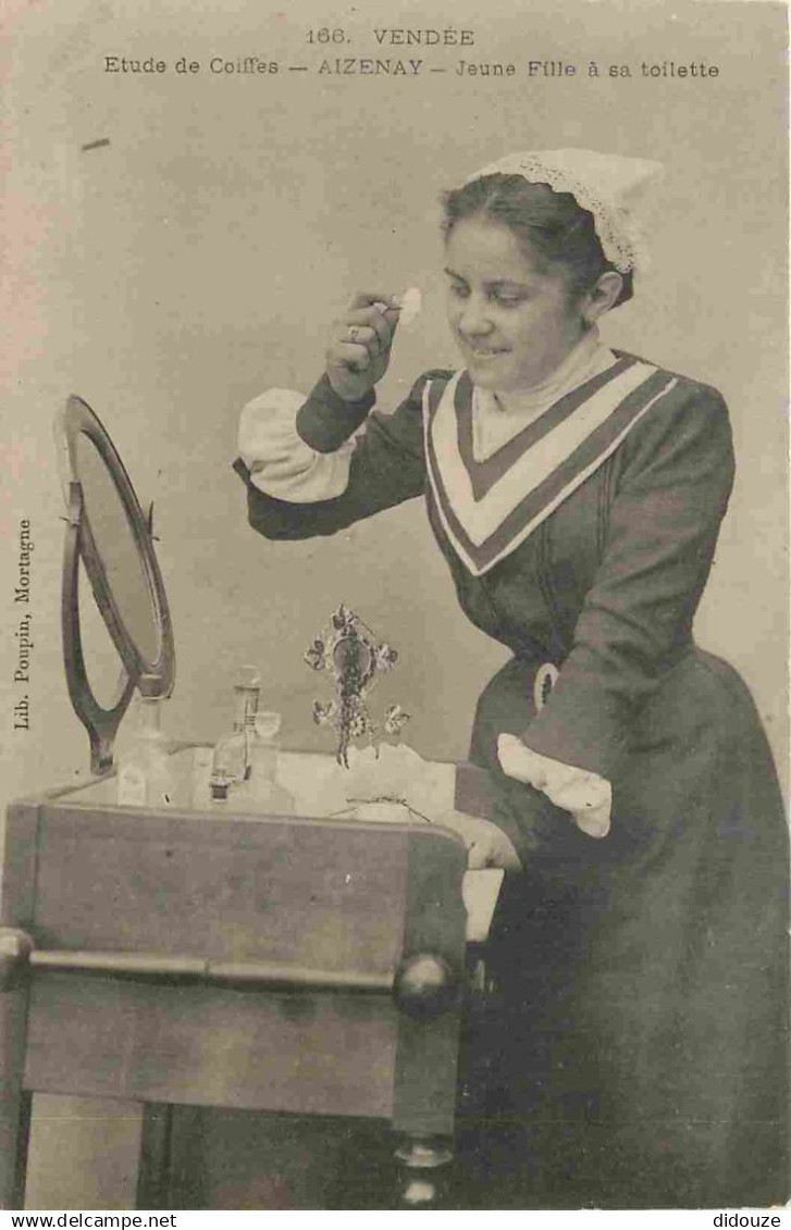 85 - Aizenay - Etude De Coiffes - Jeune Fille à Sa Toilette - Animée - Femme - Folklore - Scène Et Types - CPA - Voir Sc - Aizenay