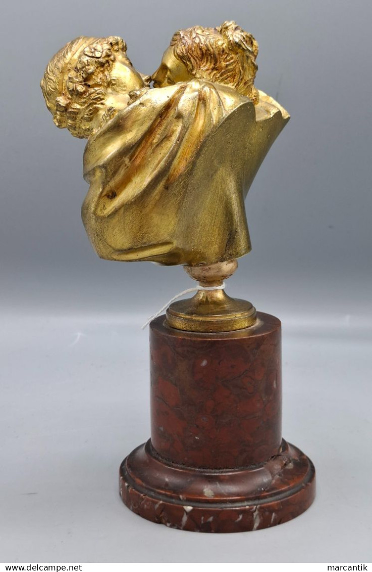 ANTIGUO Y MUY BELLO BRONCE AL ORO MOLIDO FRANCES DE LOS ENAMORADOS - DECORACION SELECTA - Bronces