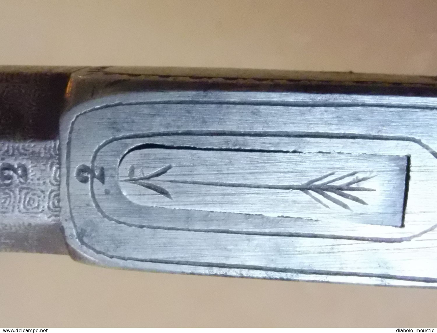 Paire de pistolets anciens avec luxueux coffret acajou ( 230mm X 145mm X 45mm) projectiles billes pierre , XIXe Siècle