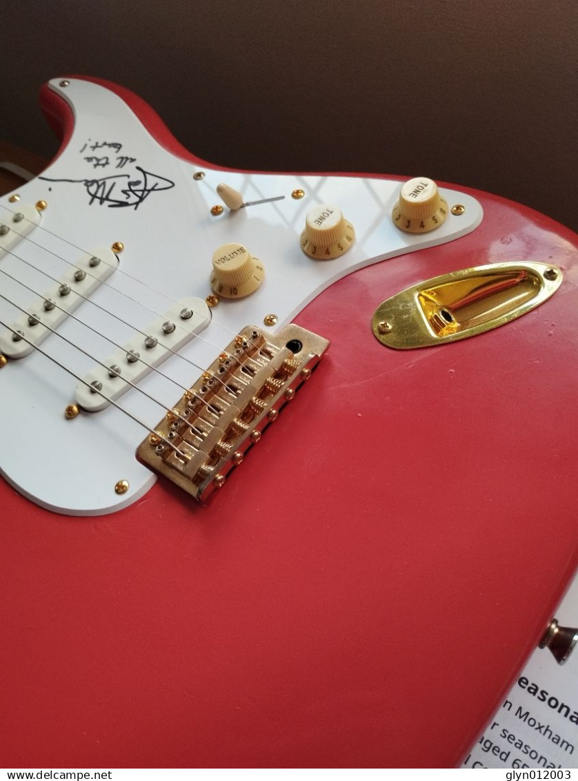 Hank Marvin SIGNED scratchplate Fender Squier Stratocaster Signature guitar