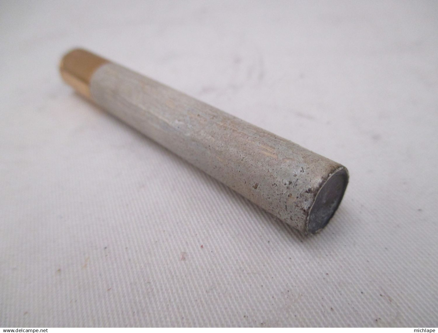 Briquet A Essence  En Forme De Cigarette - Sonstige & Ohne Zuordnung