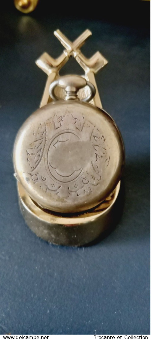 Montre à Gousset Ancienne en Argent - Cylindre 8 Rubis.