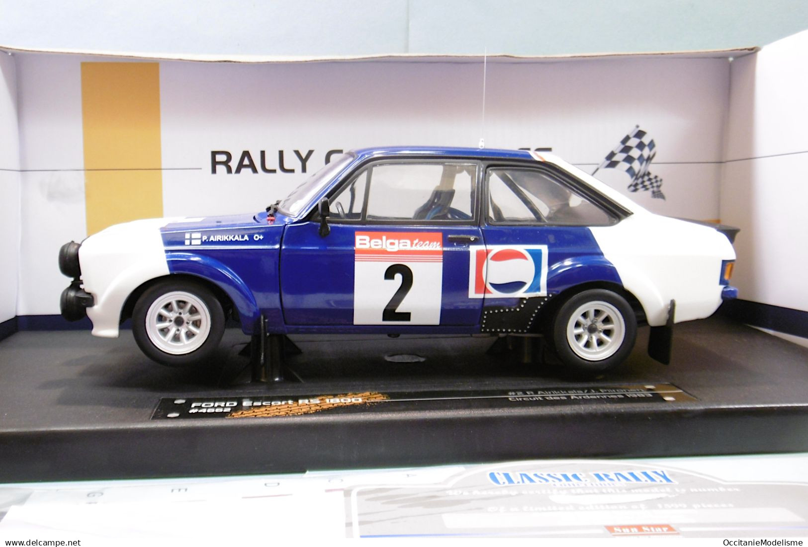Sun Star - FORD ESCORT RS 1800 #2 Circuit Des Ardennes 1983 Airikkala / Piironen Réf. 4662 Neuf NBO 1/18 - Ixo