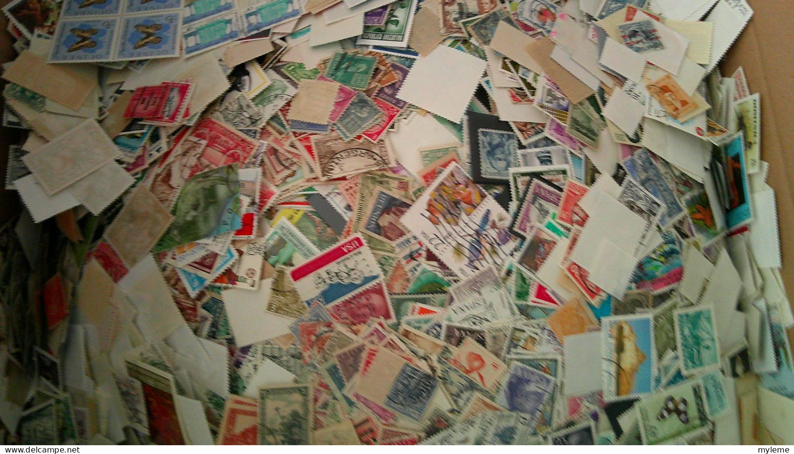 BS1 Carton de 6 kgs bruts de timbres de divers pays. Du bon temps à passer.    A saisir   !!!