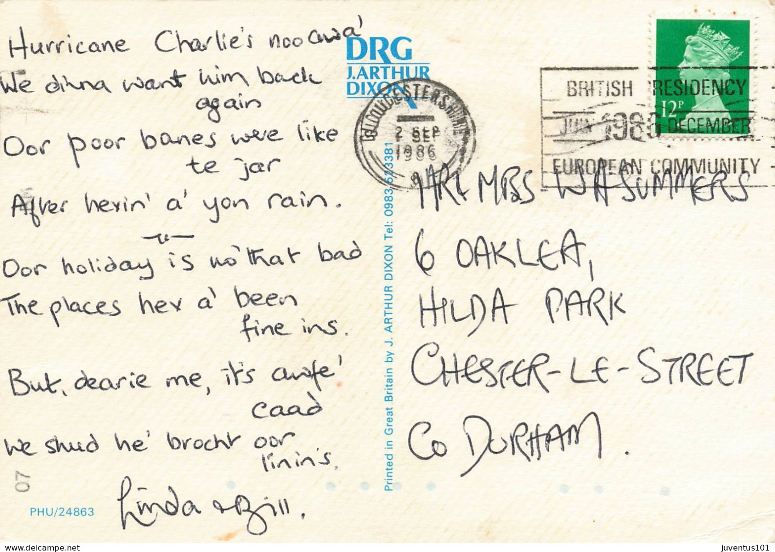 CPSM Cirencester-The Multi Purpose Postcard-Timbre   L4052 - Altri & Non Classificati