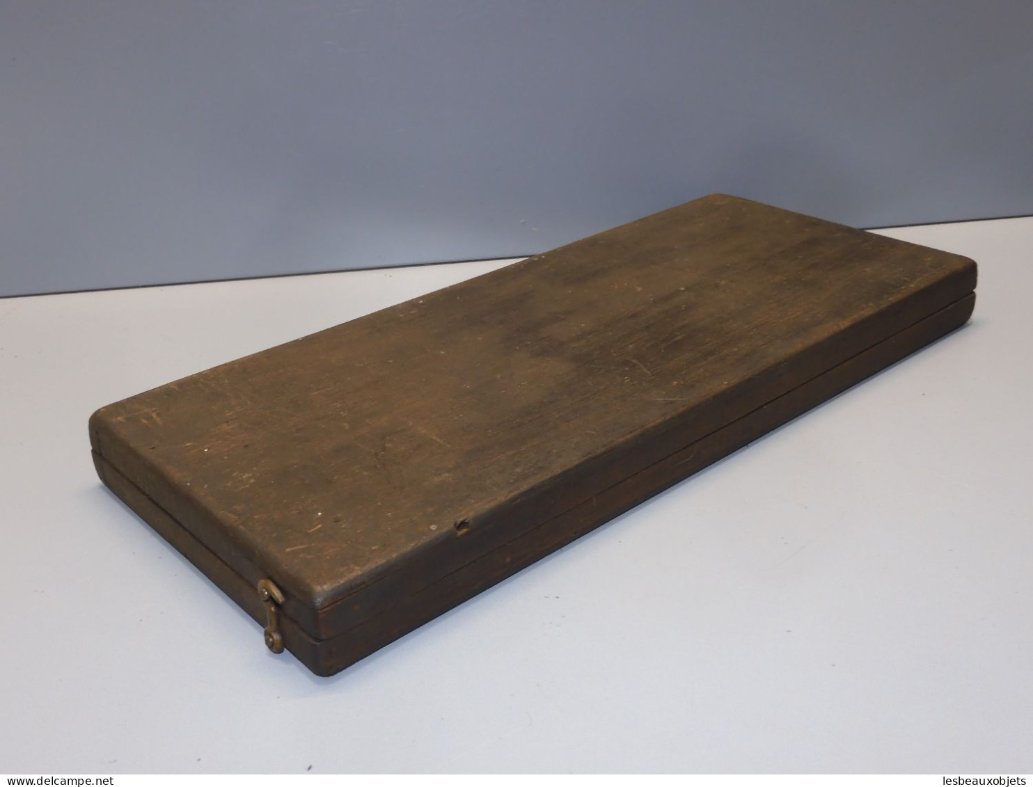 - BOITE COFFRET AVEC 2 PIEDS A COULISSE Aux forges de Vulcain et INOXY  E