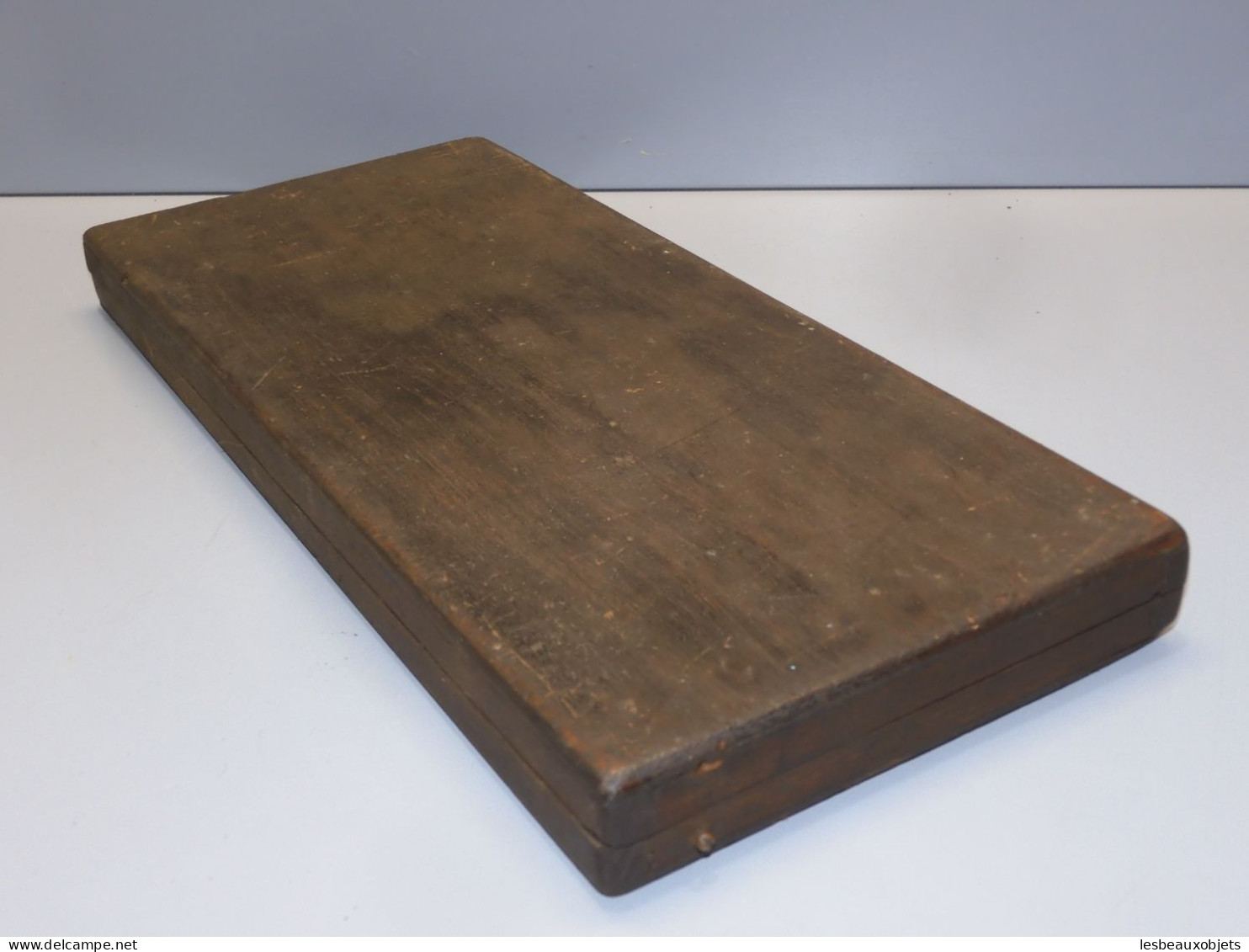 - BOITE COFFRET AVEC 2 PIEDS A COULISSE Aux forges de Vulcain et INOXY  E