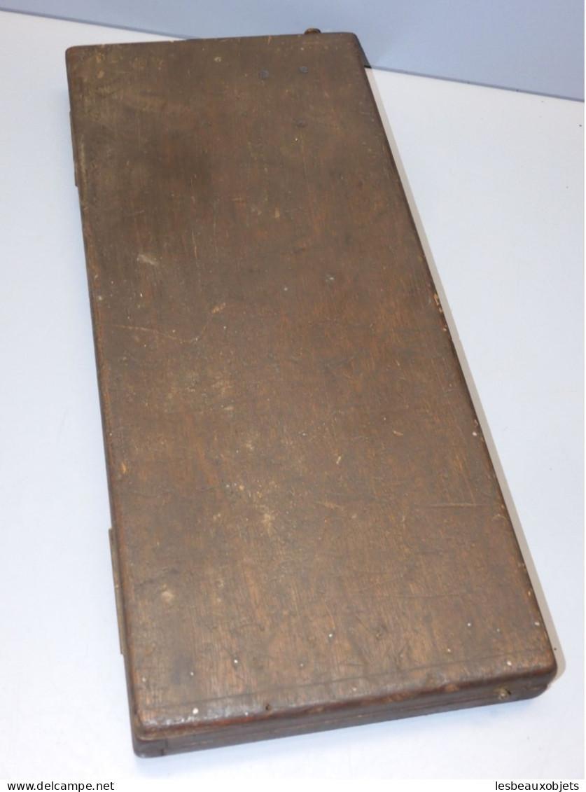- BOITE COFFRET AVEC 2 PIEDS A COULISSE Aux forges de Vulcain et INOXY  E