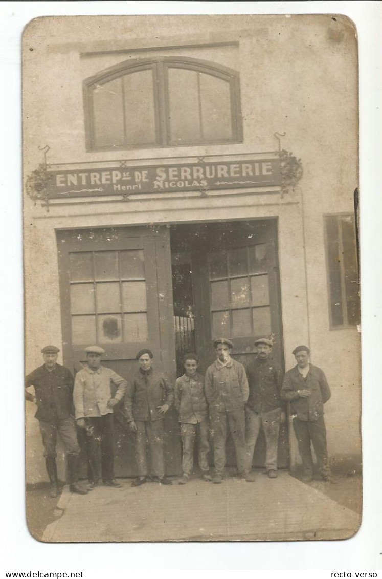 CARTE PHOTO. Lot 10 CP. Boulangerie charcuterie pharmacie cordonnerie librairie... A localiser à identifier.
