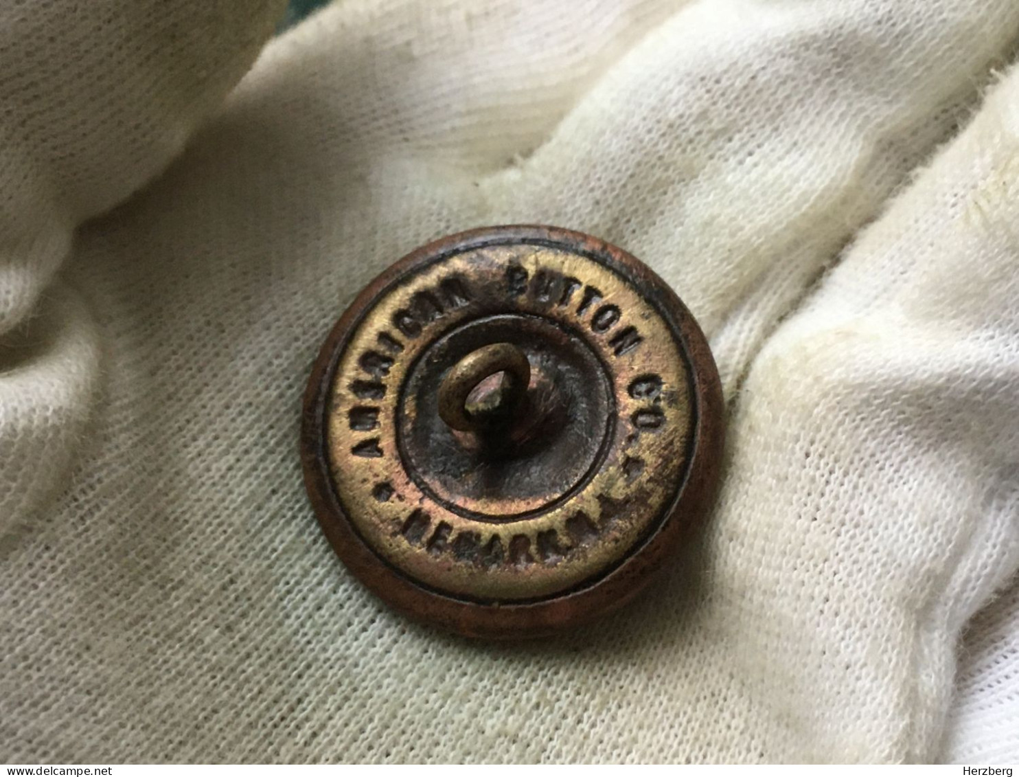 Old Button Ww2 Wk2 Metal Bronze Color Domed Round USA United Statea Army Button Newark New Jersey 28 Mm - Buttons