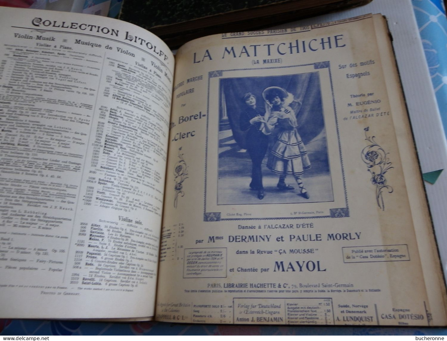 ancien livre de partitions morceaux pour PIANO 4 MAINS 134 pages en l'état à BE vue taches