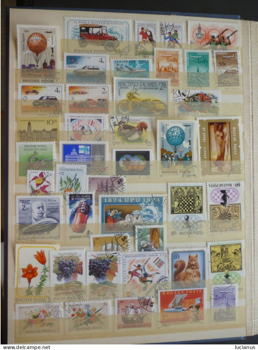 ALBUM timbres Monde ( réf : xdvq 12 )