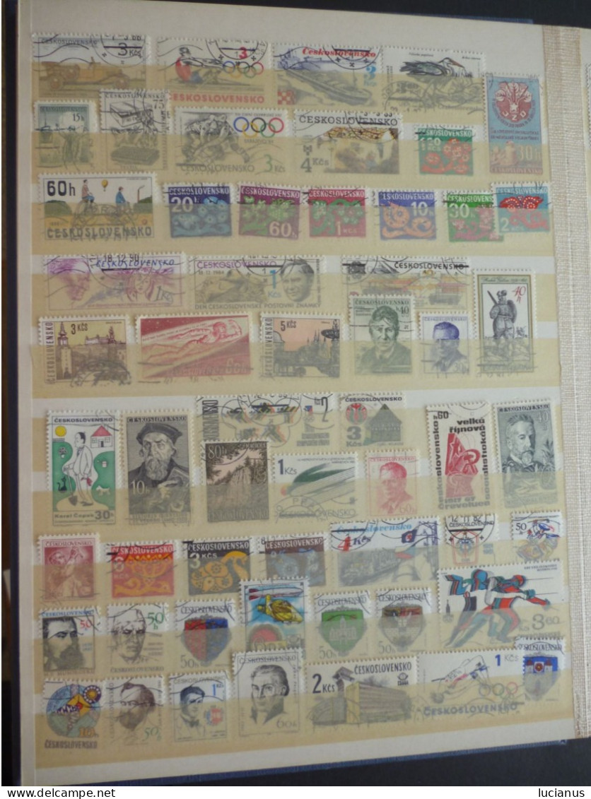 ALBUM timbres Monde ( réf : xdvq 12 )