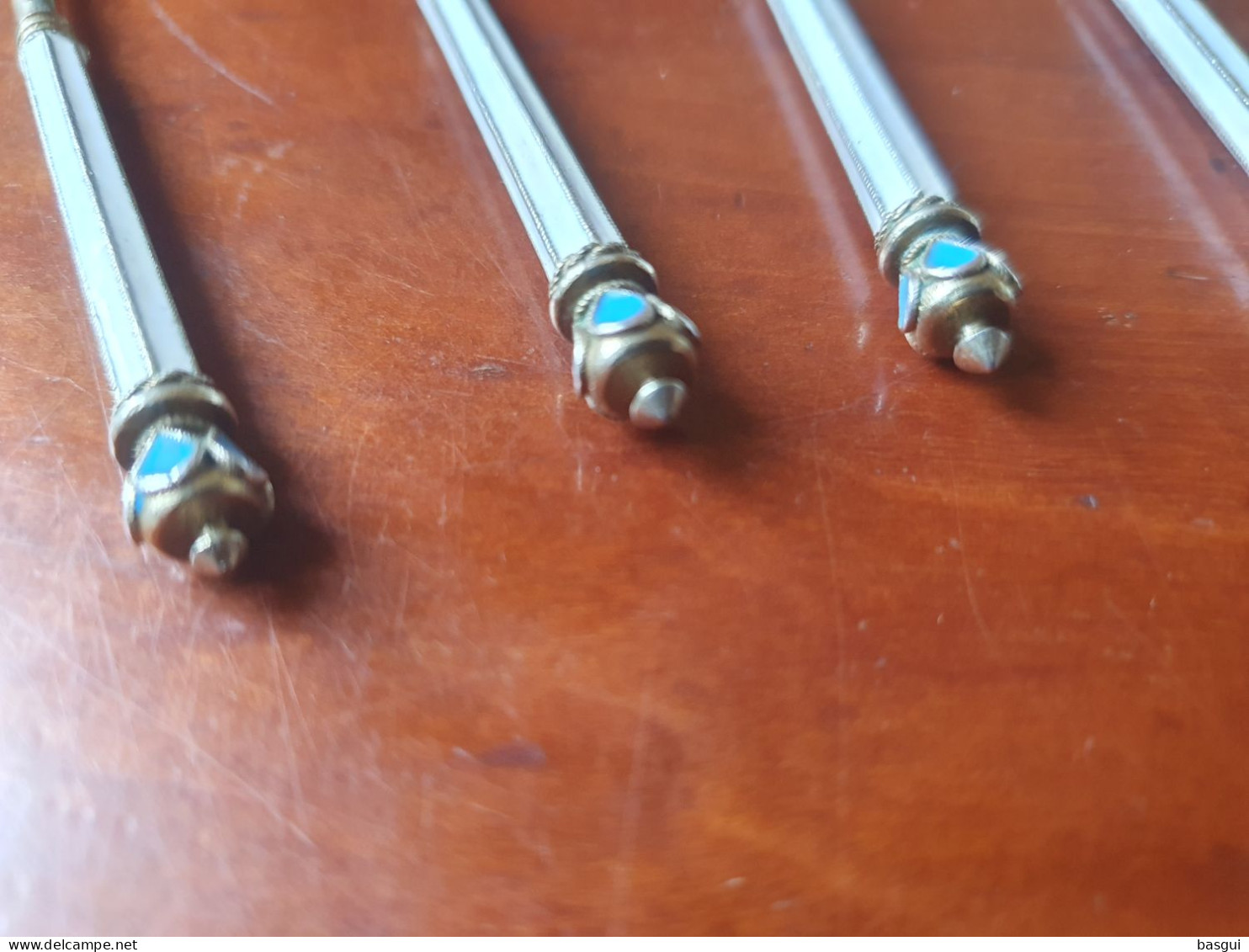 10 Cuillères Russes En Argent 88 Zolotniks émaillées – XIXe – Attribuée à Mikhail Grachev - Silberzeug