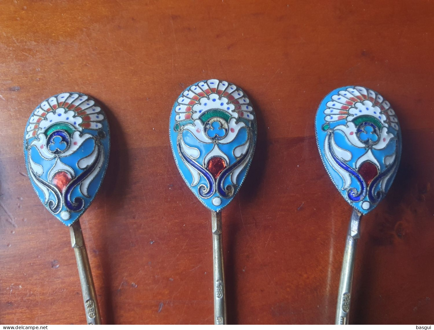 10 Cuillères russes en argent 88 zolotniks émaillées – XIXe – attribuée à Mikhail Grachev
