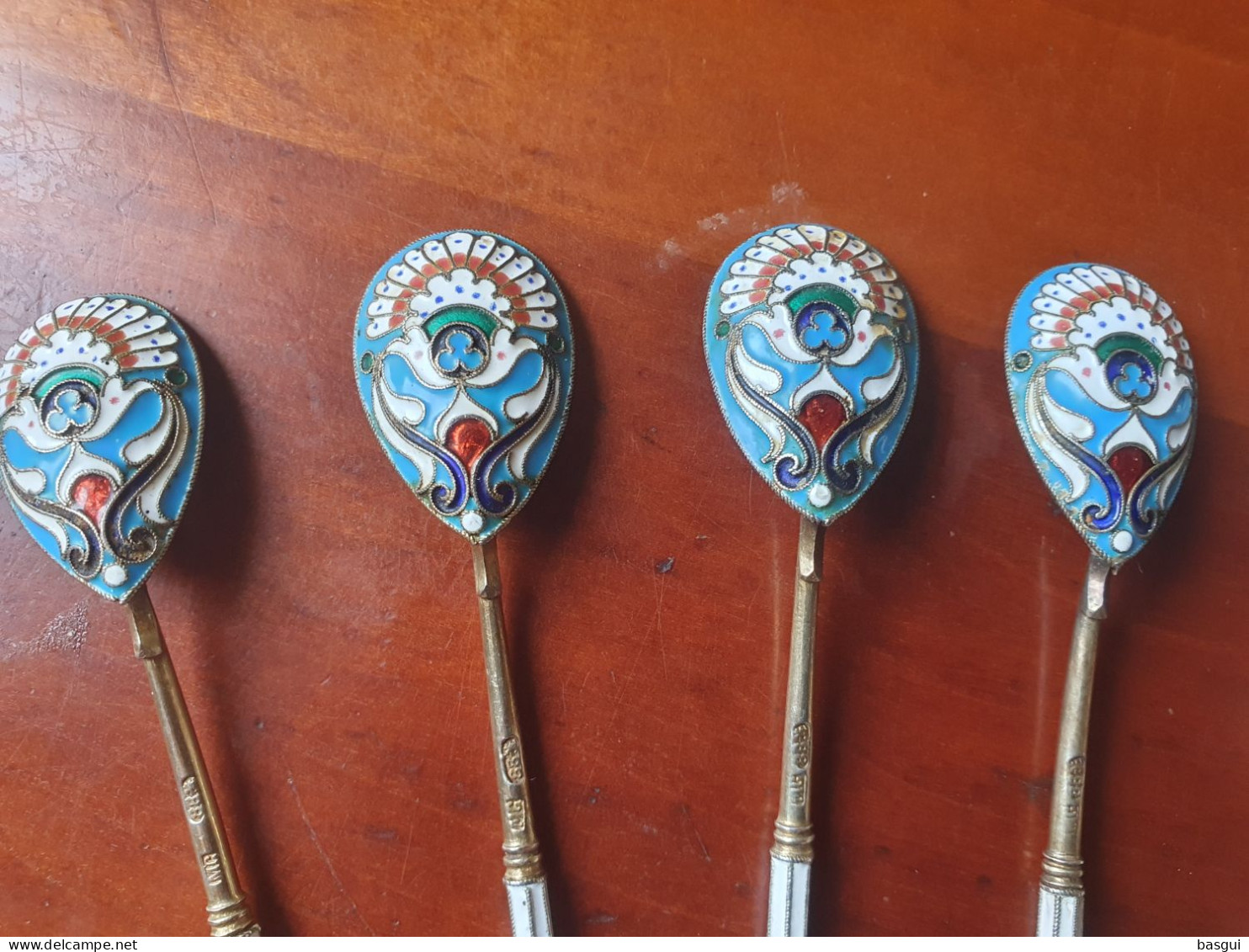 10 Cuillères russes en argent 88 zolotniks émaillées – XIXe – attribuée à Mikhail Grachev