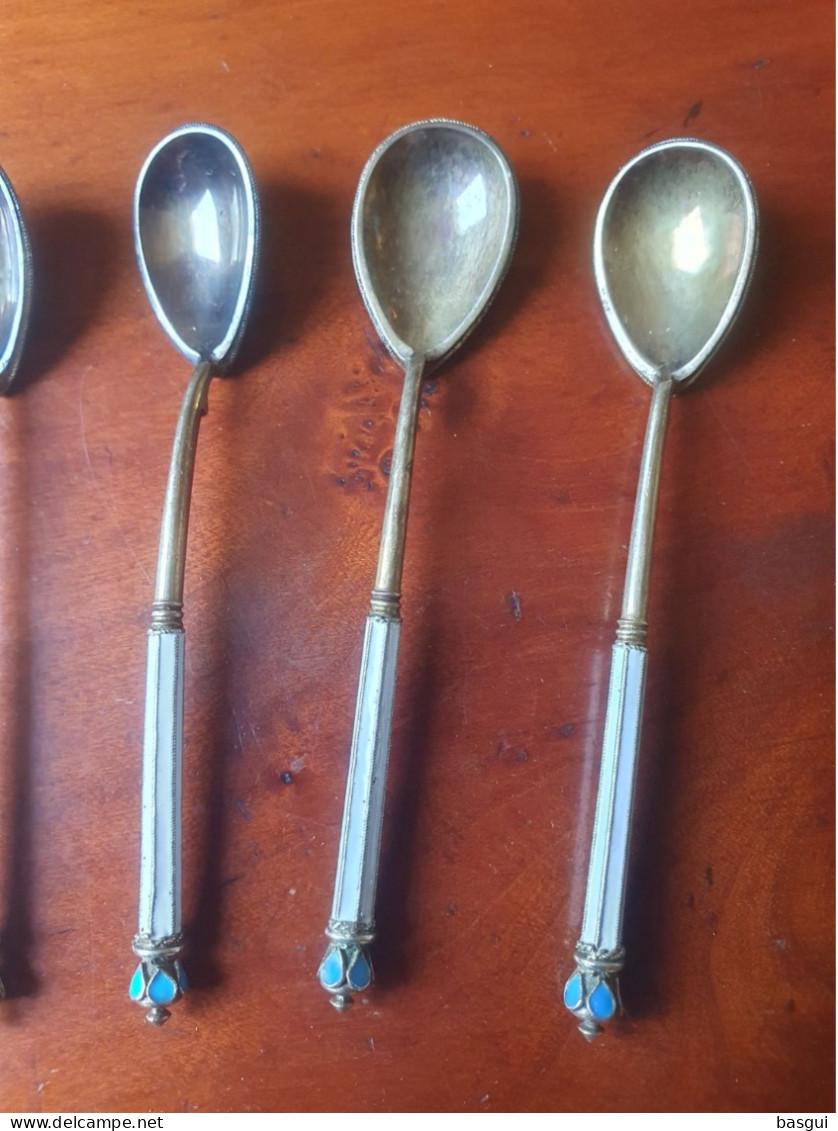 10 Cuillères russes en argent 88 zolotniks émaillées – XIXe – attribuée à Mikhail Grachev