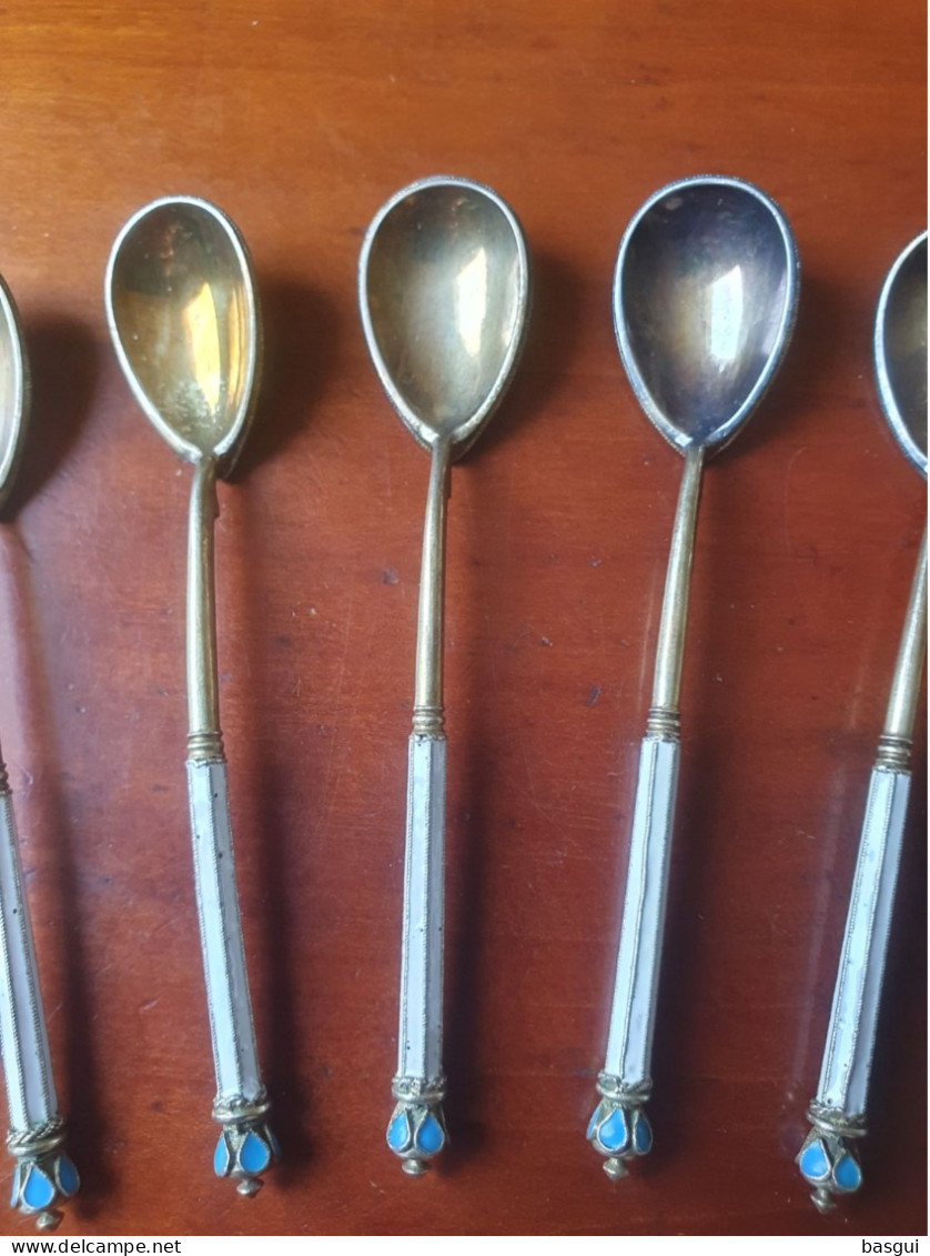 10 Cuillères russes en argent 88 zolotniks émaillées – XIXe – attribuée à Mikhail Grachev